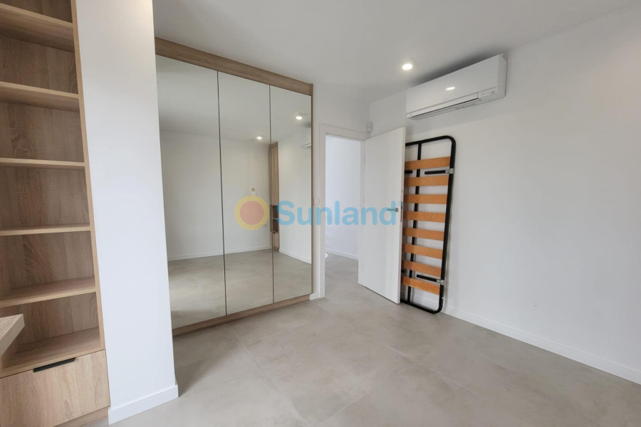 Resale - Villa - Orihuela Costa - 