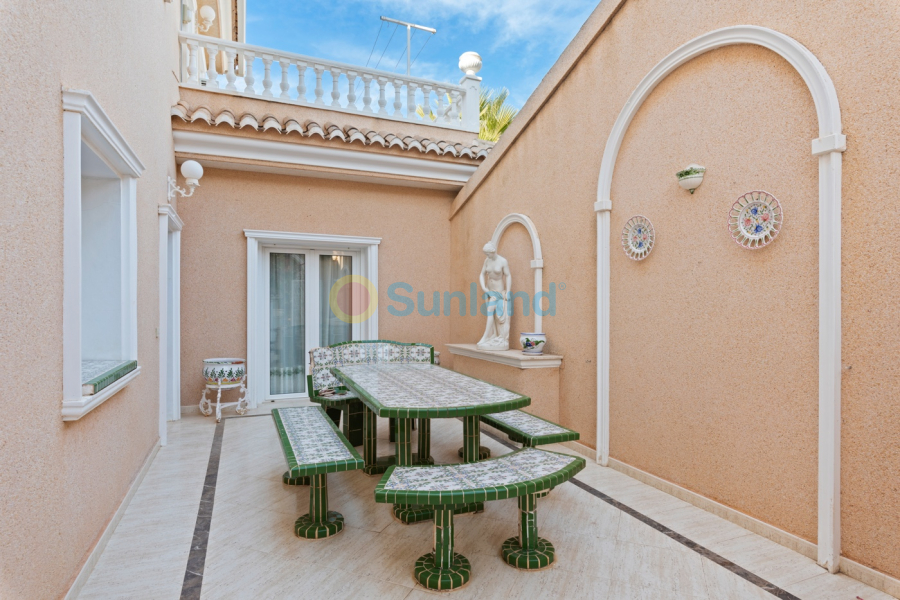 Вторичка - Bилла - Ciudad Quesada - Doña Pepa