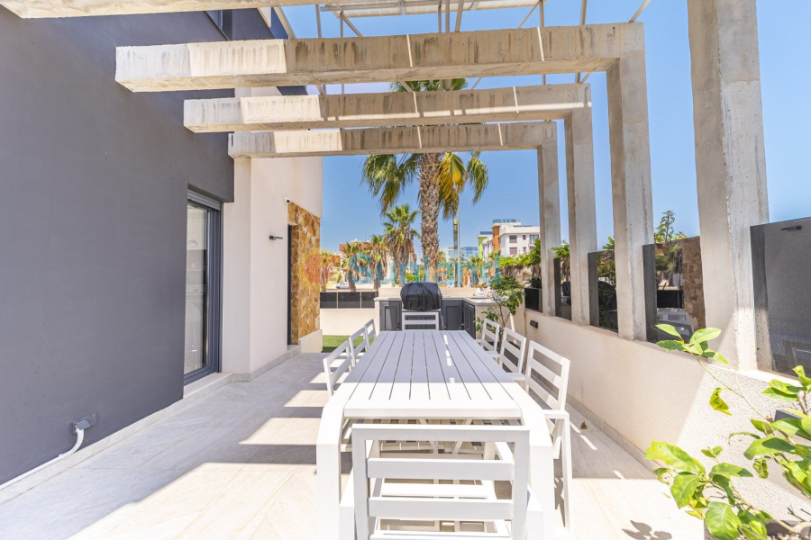 Resale - Villa - Orihuela Costa - Lomas De Cabo Roig
