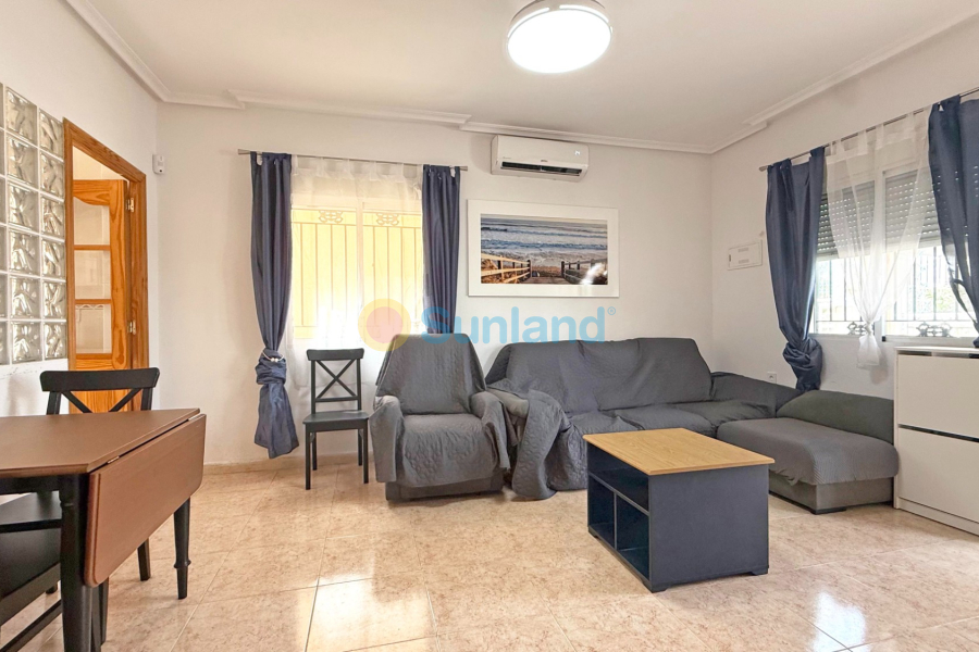 Resale - Villa - Orihuela Costa - Villamartin