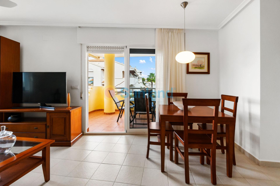 Resale - Apartment - Orihuela Costa - Campoamor