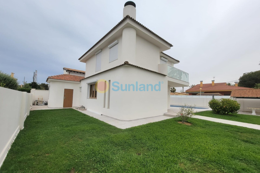 Resale - Villa - Orihuela Costa - 