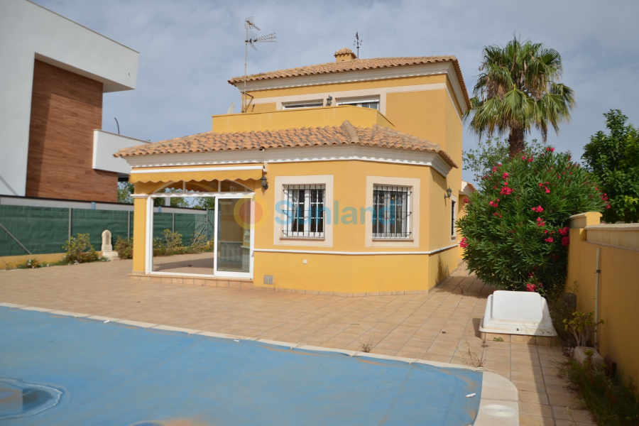 Resale - Villa - Torre de la Horadada