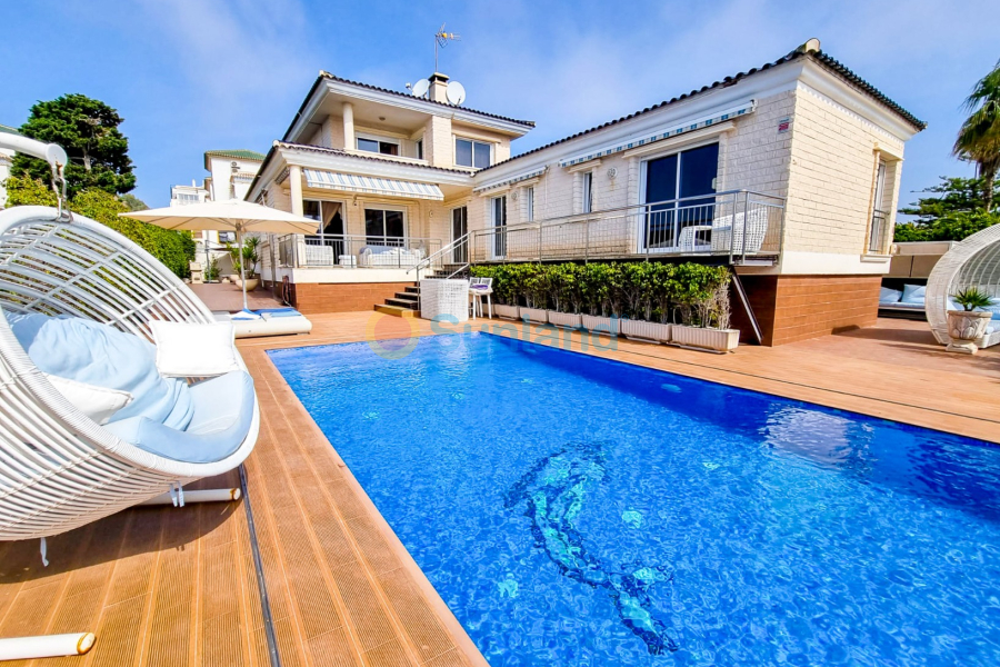 Segunda mano - Chalet - Torrevieja - La Mata