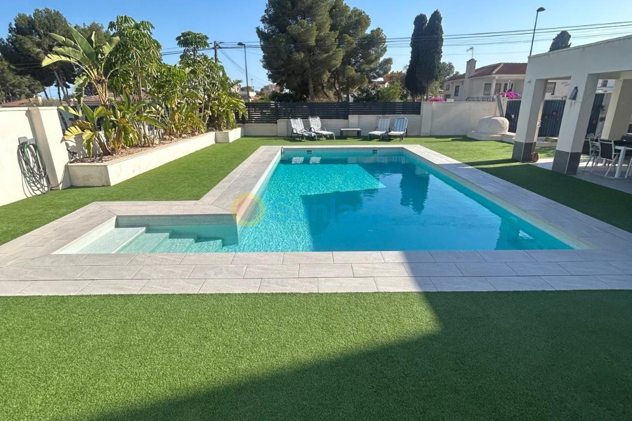 Resale - Villa - Orihuela costa - 