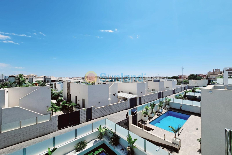 Använda fastigheter - Villa - Orihuela Costa - Villamartin
