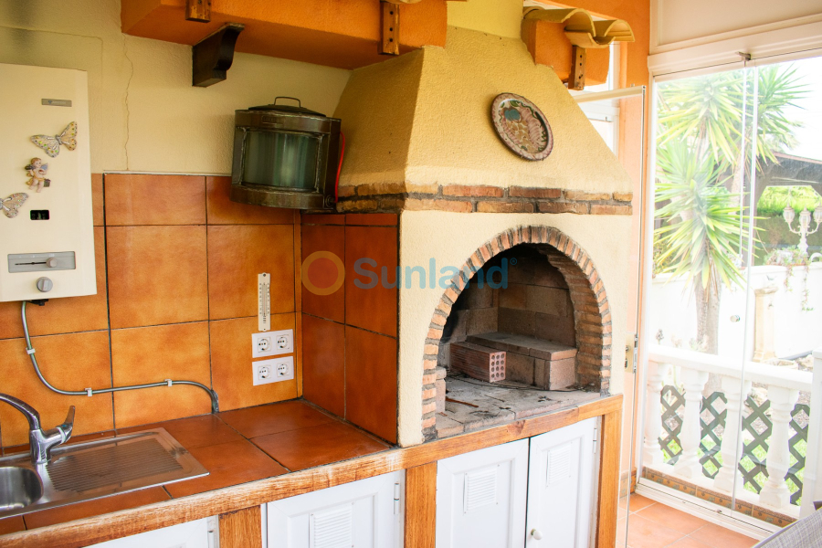 Använda fastigheter - Villa - Orihuela Costa - MUY CERCA DE LA PLAYA