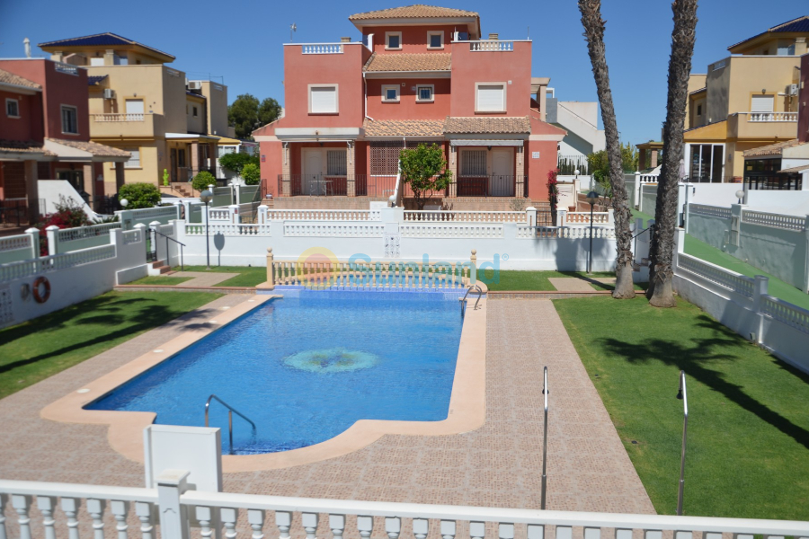 Segunda mano - Chalet - Torrevieja - Los Balcones