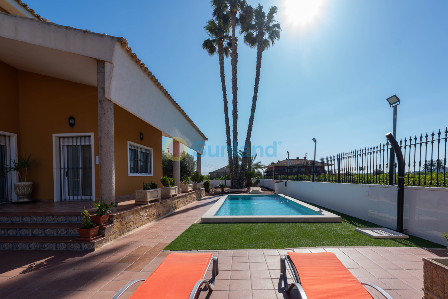 Använda fastigheter - Villa - Orihuela