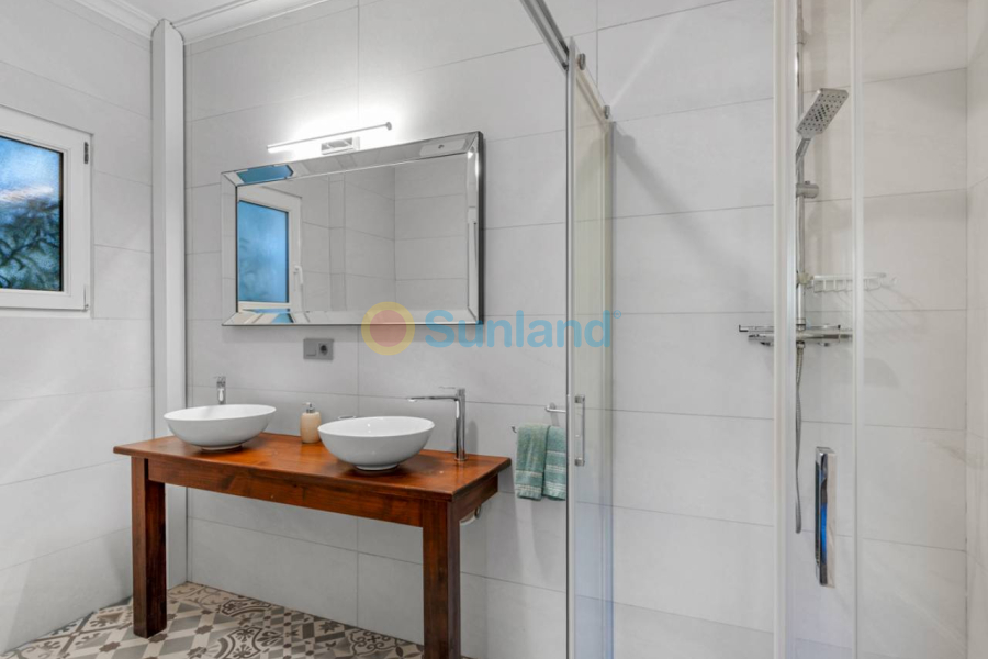 Segunda mano - Country house - Los Montesinos