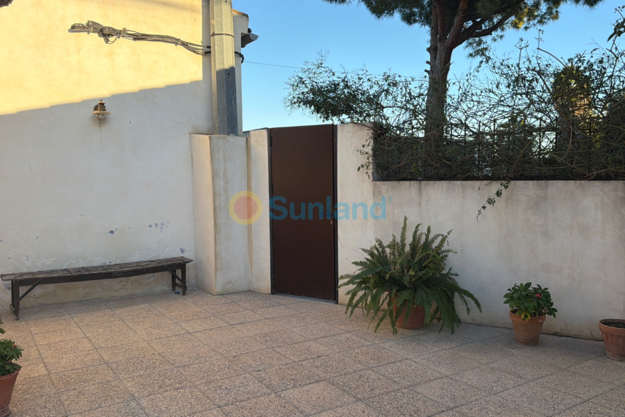 Resale - Villa - Dolores - 