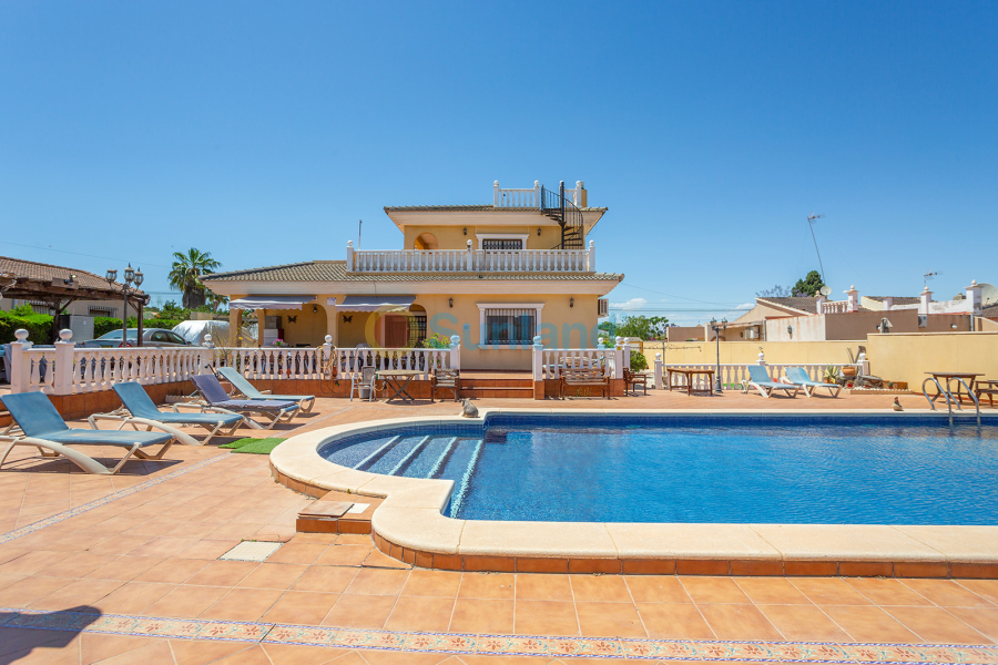 Använda fastigheter - Villa - Torrevieja - Los Balcones