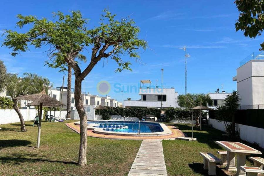 Resale - Villa - Orihuela Costa - Villamartin