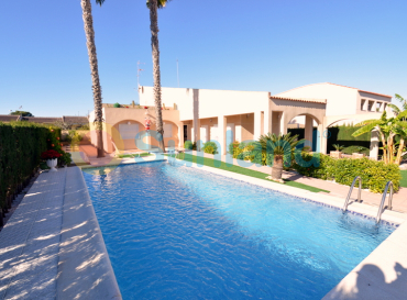 Semi - Detached Villa - Använda fastigheter - Torrevieja - Los Balcones